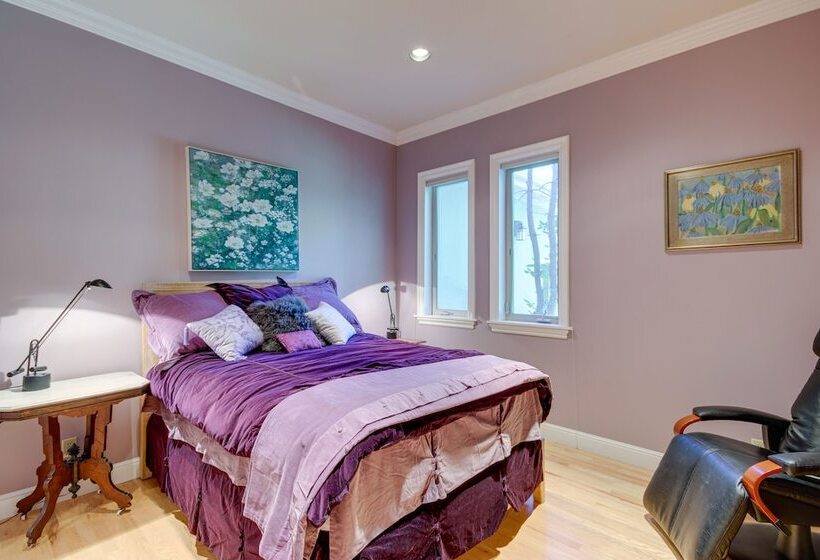 Riverfront Livingston House In Paradise Valley!