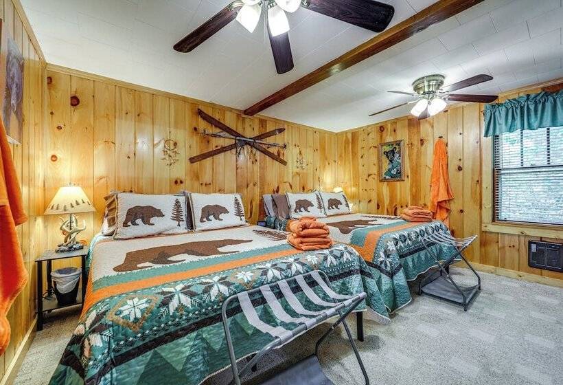 Pet Friendly Creekside Cabin W/ Pool Access!