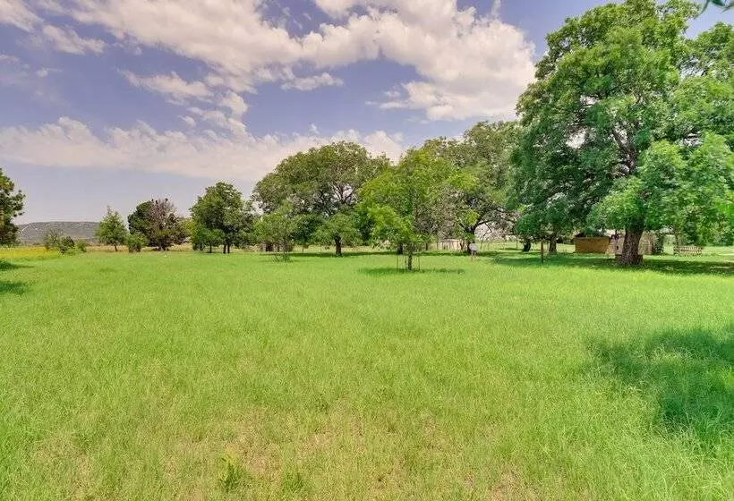 Serene Buffalo Gap Oasis On 4 Secluded Acres!