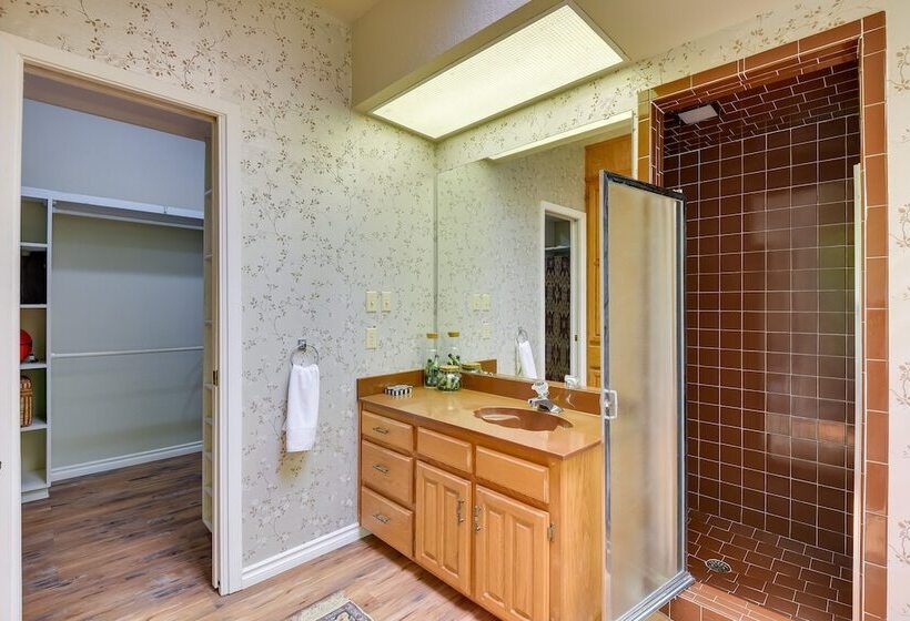 Serene Buffalo Gap Oasis On 4 Secluded Acres!