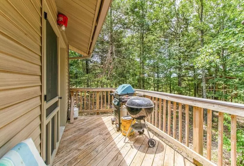 Serene Yellville Retreat W/ Hot Tub On 85 Acres