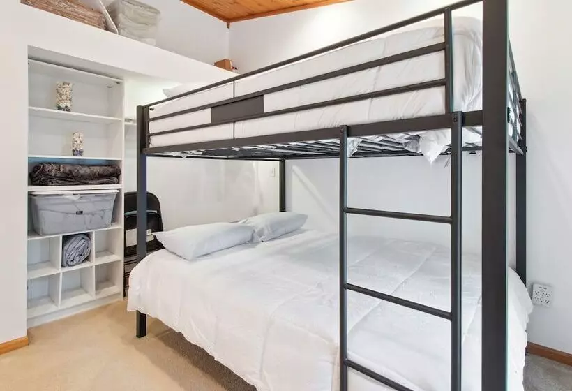 Serene Yellville Retreat W/ Hot Tub On 85 Acres