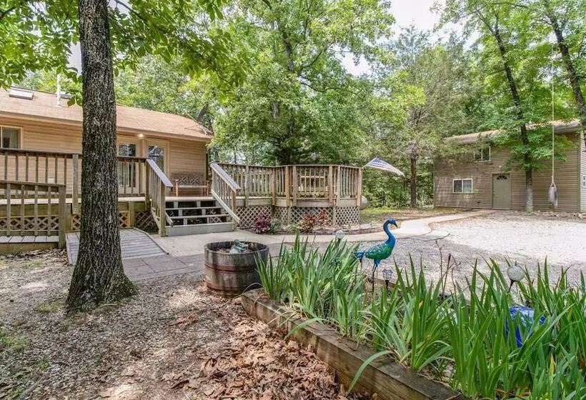 Serene Yellville Retreat W/ Hot Tub On 85 Acres