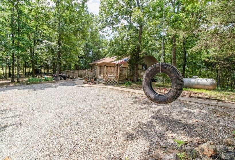 Serene Yellville Retreat W/ Hot Tub On 85 Acres