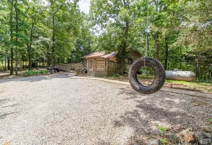 Serene Yellville Retreat W/ Hot Tub On 85 Acres