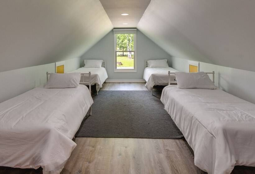 South Carolina Retreat W/ Fireplace & Lake Access!