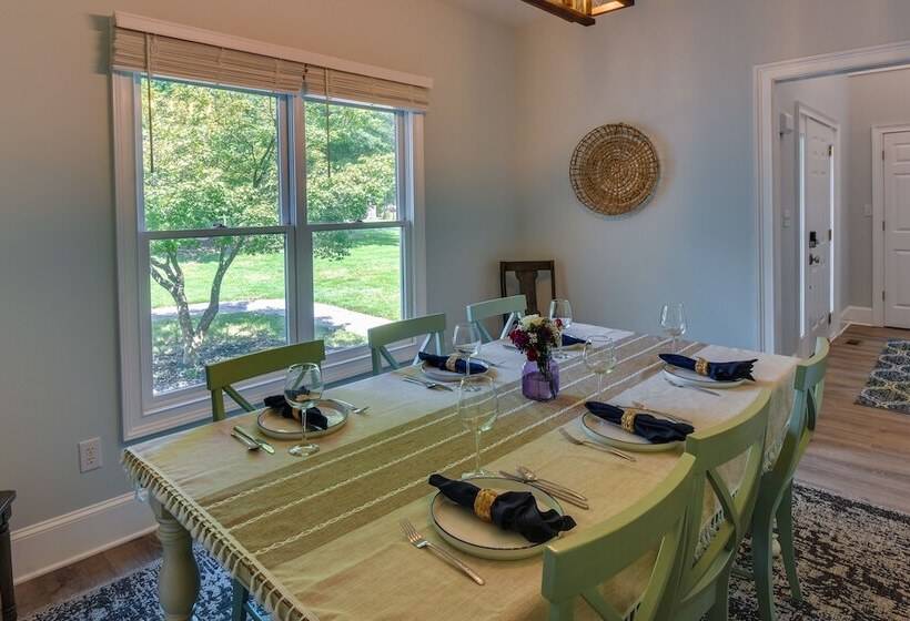 South Carolina Retreat W/ Fireplace & Lake Access!