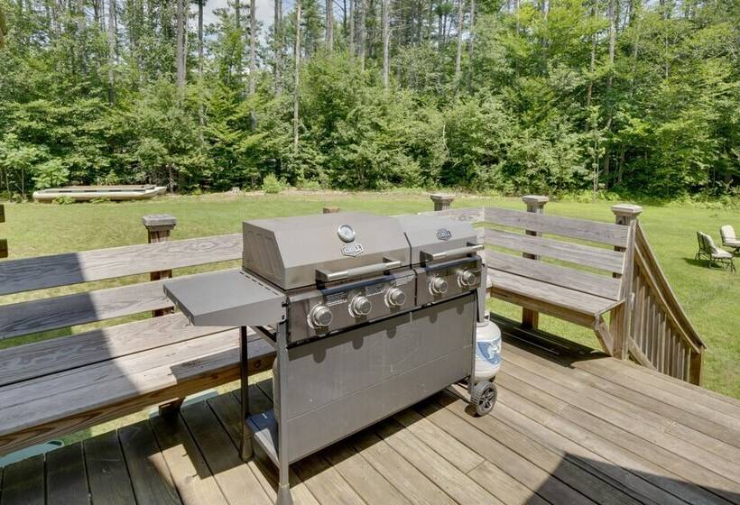 Spacious Cabin W/ Private Dock On Thompson Lake