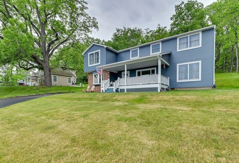 Lakefront Canandaigua Home W/ Dock & Kayak!