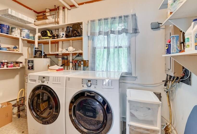 Lakefront Canandaigua Home W/ Dock & Kayak!