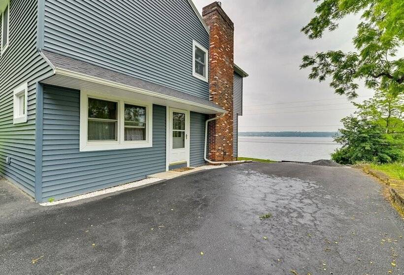 Lakefront Canandaigua Home W/ Dock & Kayak!