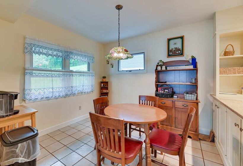 Lakefront Canandaigua Home W/ Dock & Kayak!