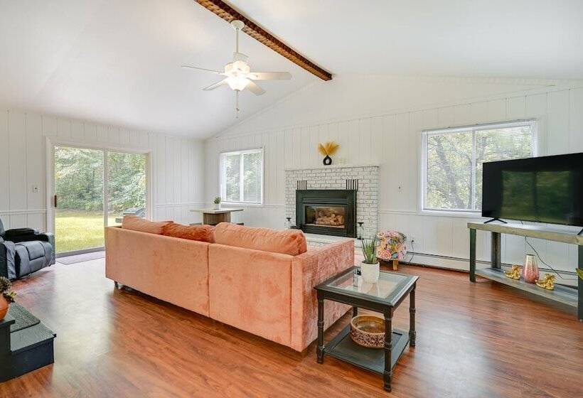 Stunning Au Gres Retreat W/ Grill < 1 Mi To Marina