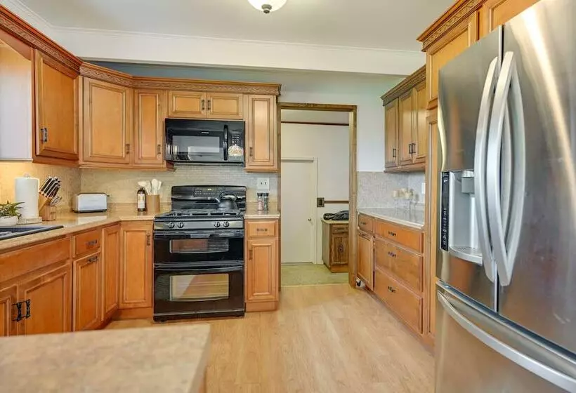 Stunning Au Gres Retreat W/ Grill < 1 Mi To Marina