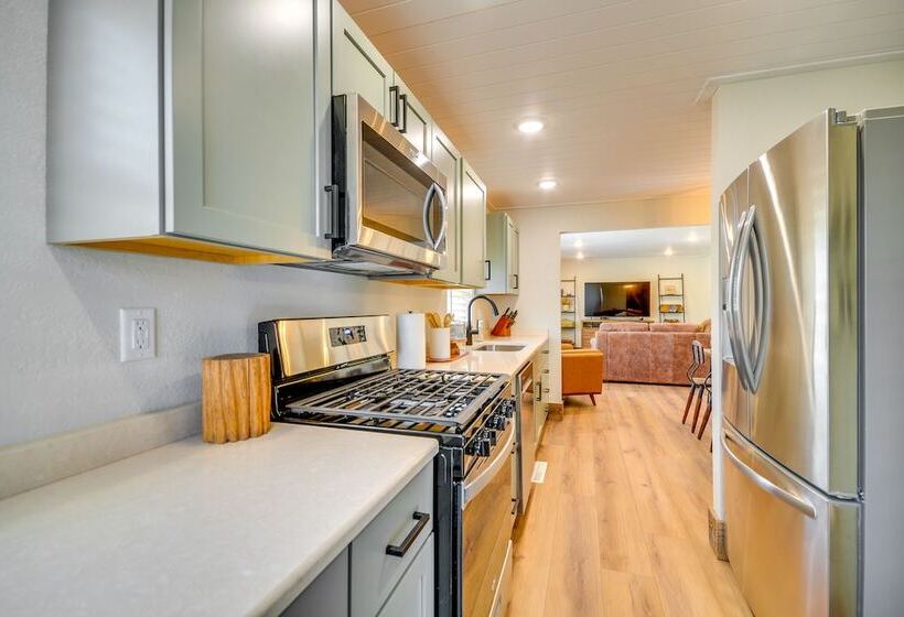 Thermopolis Vacation Rental: Walk To Bighorn River