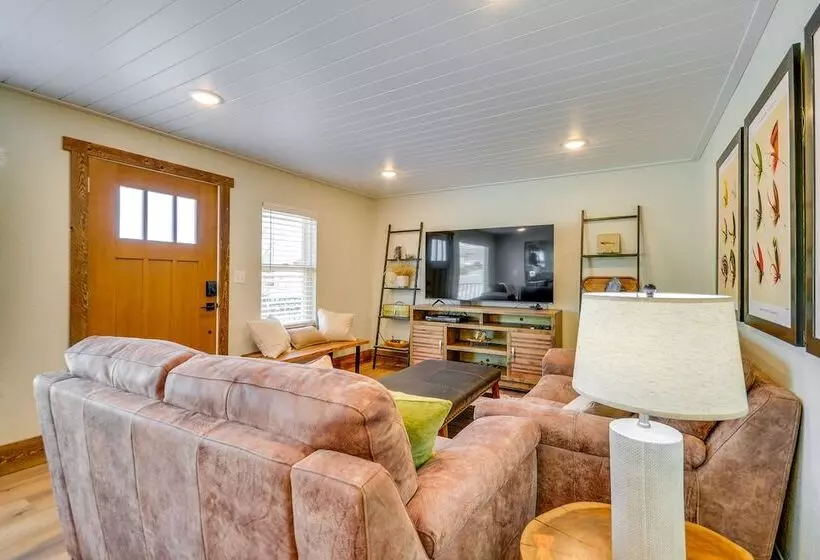 Thermopolis Vacation Rental: Walk To Bighorn River