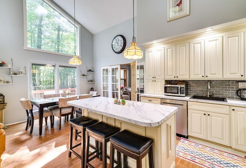 Tobyhanna Retreat W/ Deck, Pool + Lake Access!
