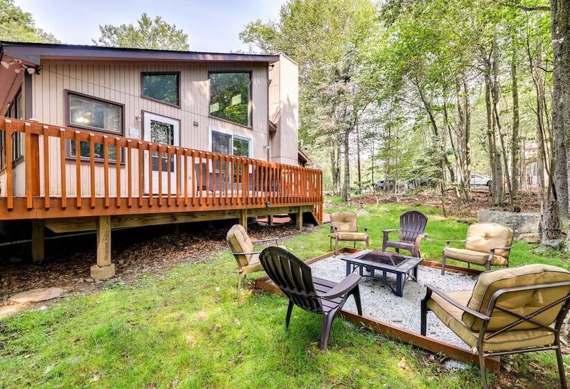 Tobyhanna Retreat W/ Deck, Pool + Lake Access!
