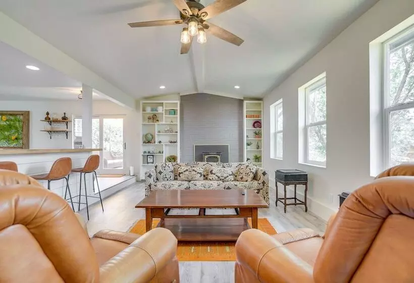 Tranquil Edgewood Retreat With Patio & Grill!