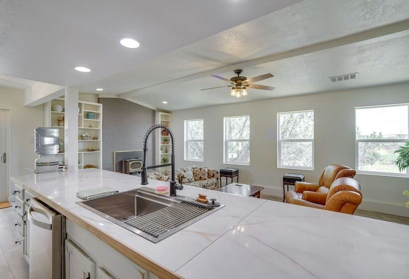 Tranquil Edgewood Retreat With Patio & Grill!