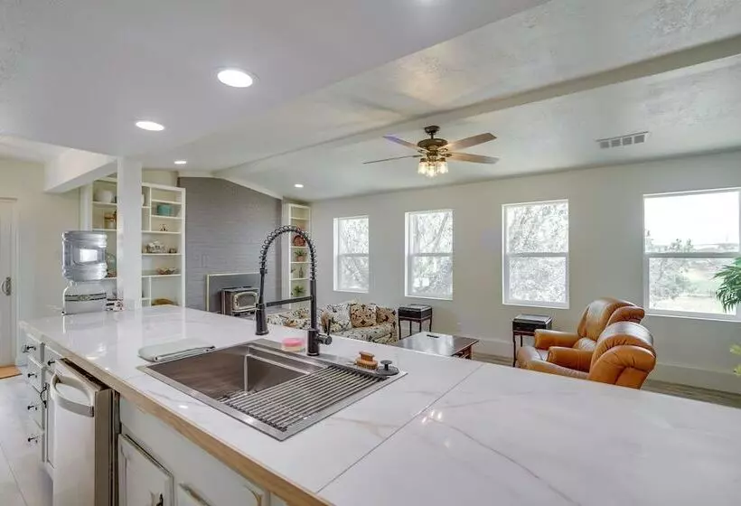 Tranquil Edgewood Retreat With Patio & Grill!