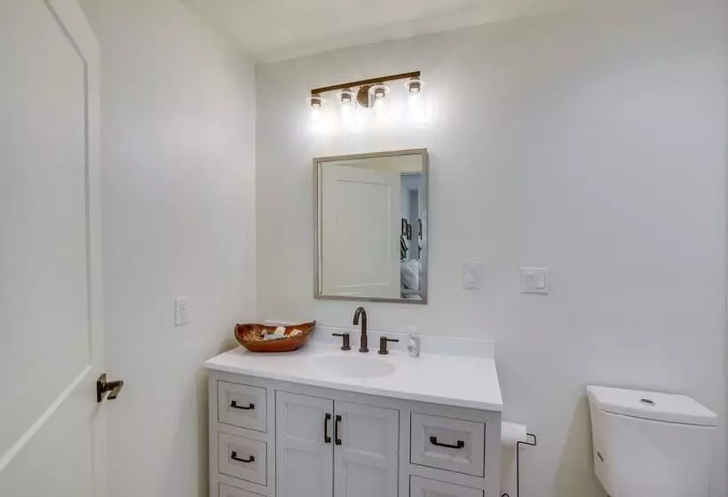 Tranquil Edgewood Retreat With Patio & Grill!