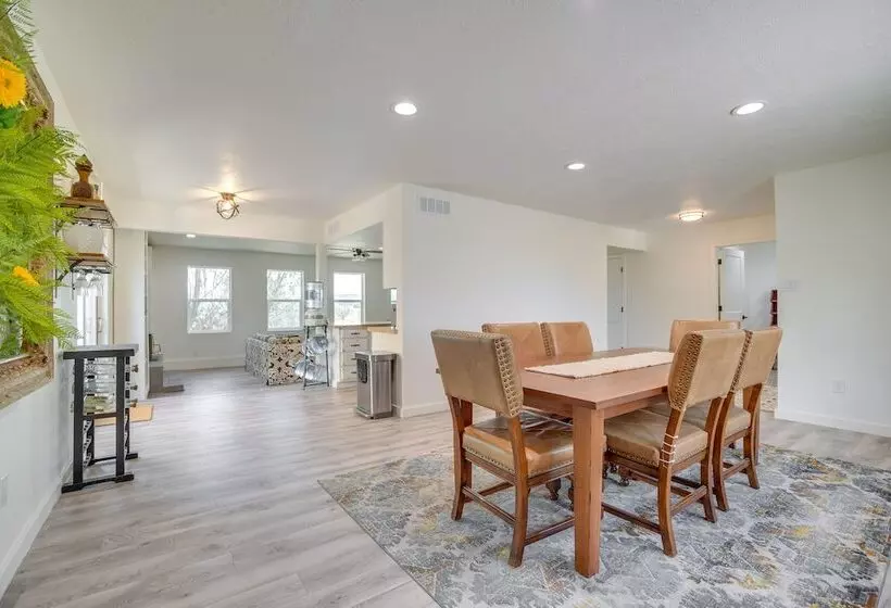 Tranquil Edgewood Retreat With Patio & Grill!