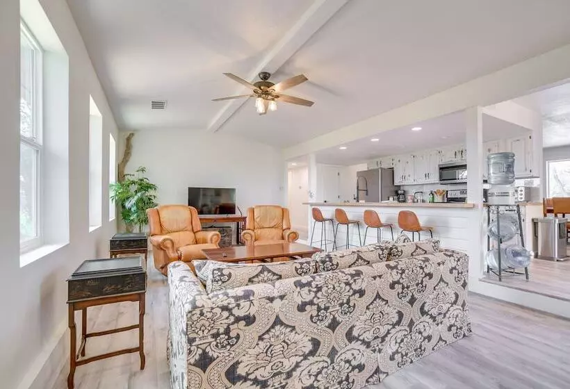 Tranquil Edgewood Retreat With Patio & Grill!