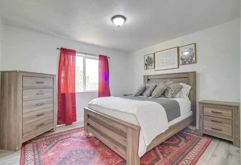 Tranquil Edgewood Retreat With Patio & Grill!