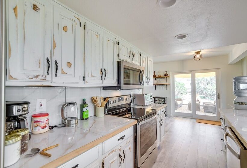 Tranquil Edgewood Retreat With Patio & Grill!