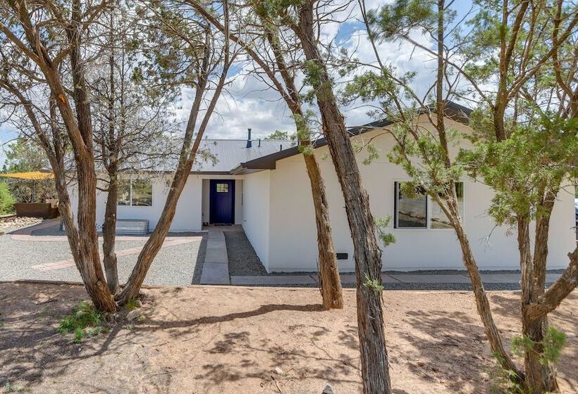 Tranquil Edgewood Retreat With Patio & Grill!