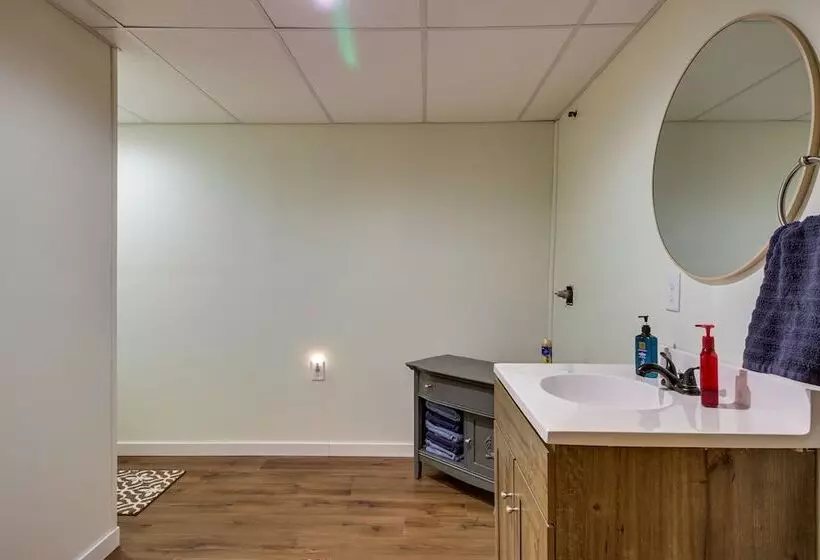 White Swan Lake Home Near Hiking & Snowmobiling!