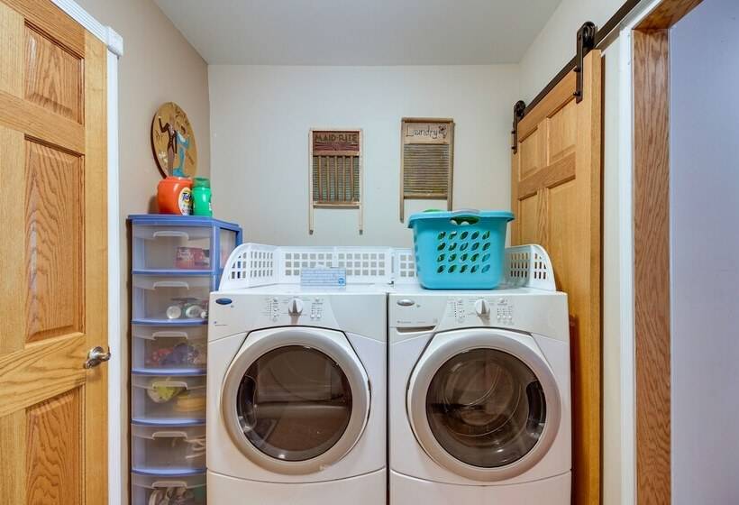 White Swan Lake Home Near Hiking & Snowmobiling!