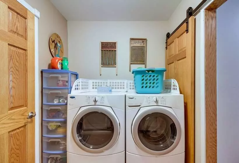 White Swan Lake Home Near Hiking & Snowmobiling!