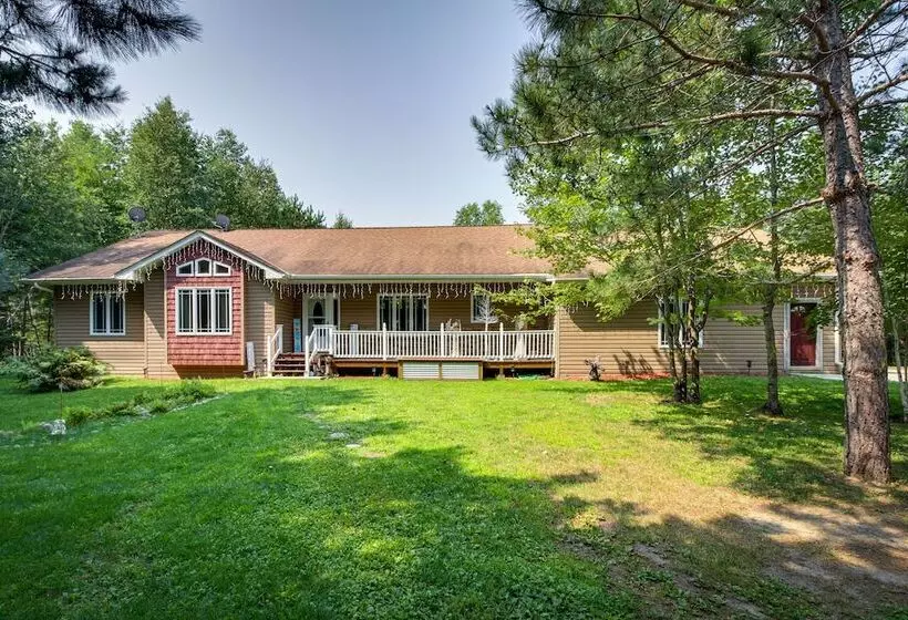 White Swan Lake Home Near Hiking & Snowmobiling!