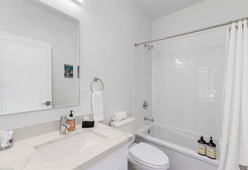 旅馆 The Seattle Kraken Sweet Suite