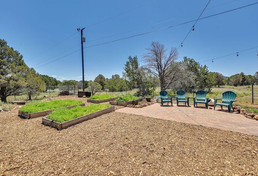 Williams Retreat W/ Patio Oasis & Mountain Views