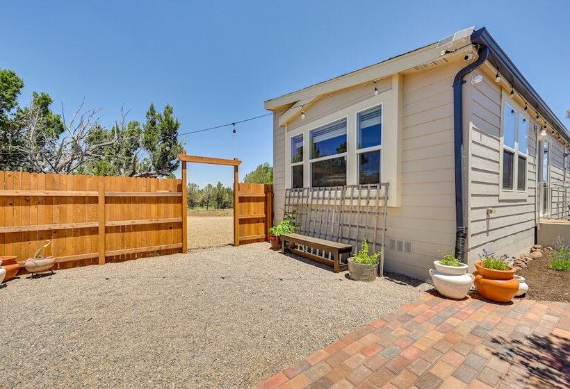 Williams Retreat W/ Patio Oasis & Mountain Views