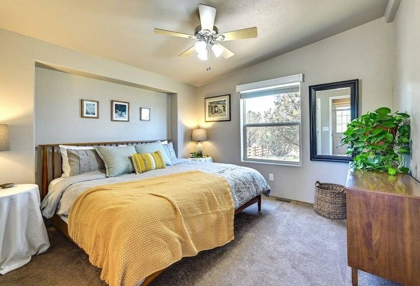 Williams Retreat W/ Patio Oasis & Mountain Views