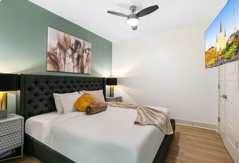 Chic 4bed Oasis Steps From French Quarter Magic!
