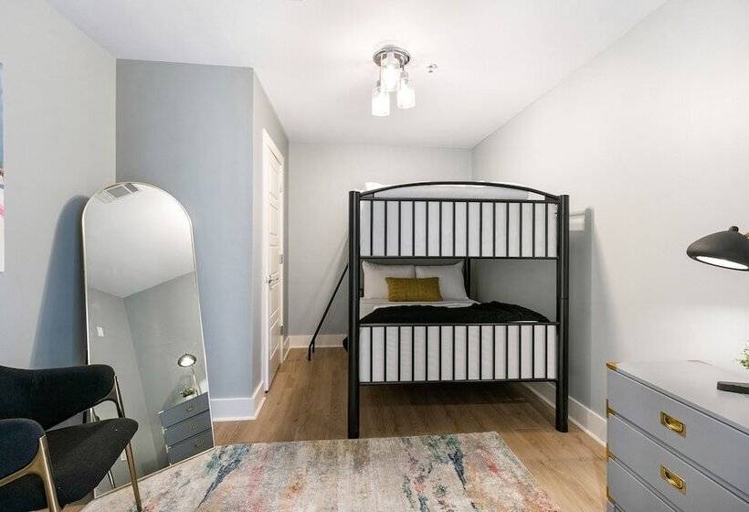 Chic 4bed Oasis Steps From French Quarter Magic!