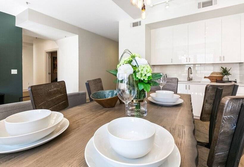 Chic 4bed Oasis Steps From French Quarter Magic!