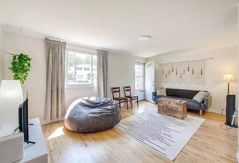 Cleveland Vacation Rental: Minutes To Downtown!
