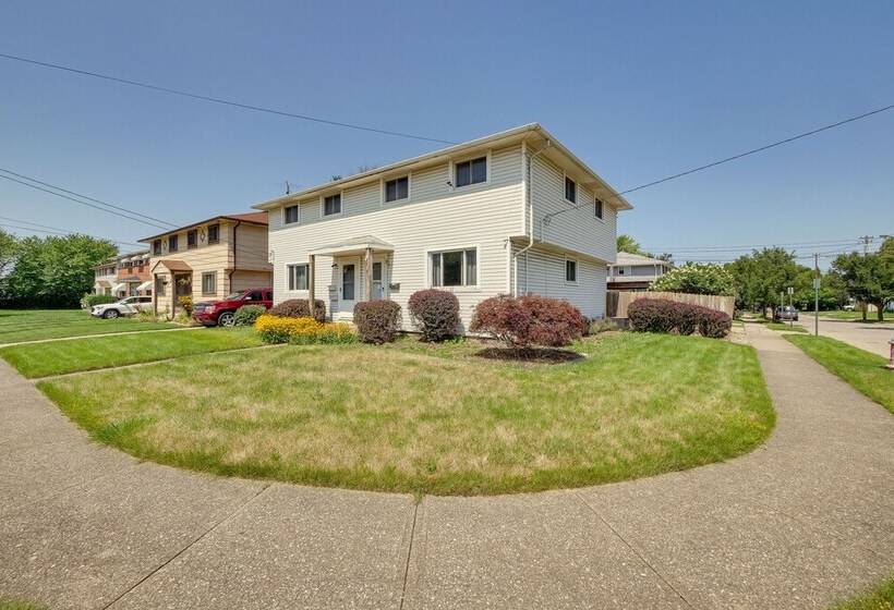 Cleveland Vacation Rental: Minutes To Downtown!