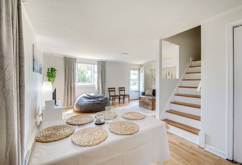 Cleveland Vacation Rental: Minutes To Downtown!