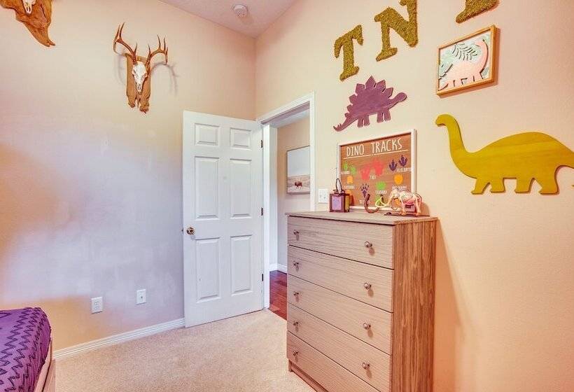 College Station Home W/ Yard ~ 4 Mi To Texas A & M