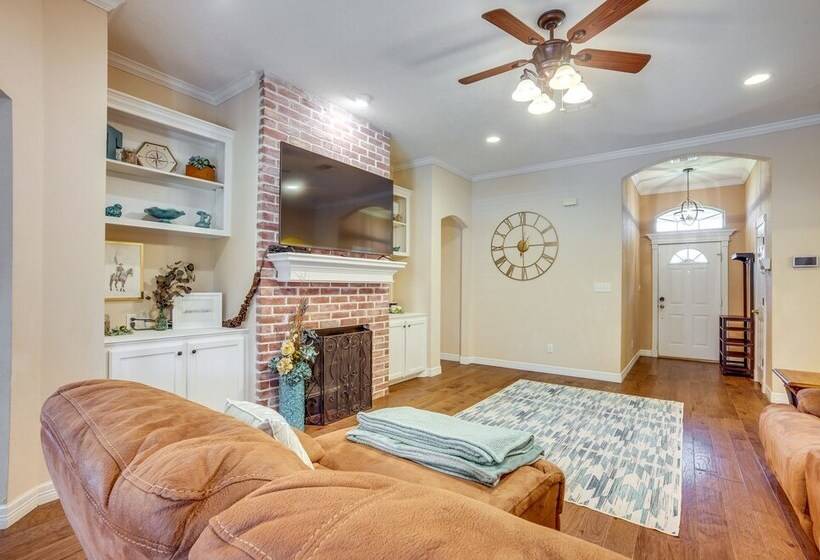 College Station Home W/ Yard ~ 4 Mi To Texas A & M