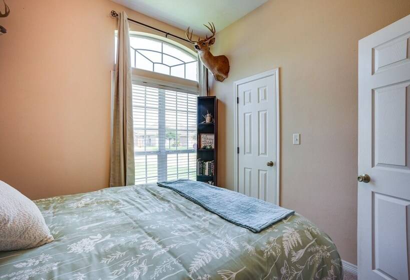 College Station Home W/ Yard ~ 4 Mi To Texas A & M