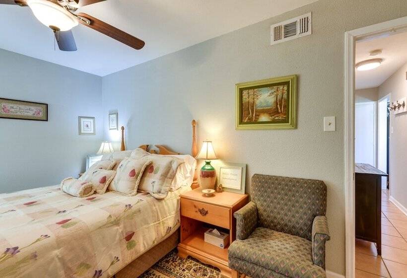 Corpus Christi Home W/ Grill, 3 Blocks To Bay!