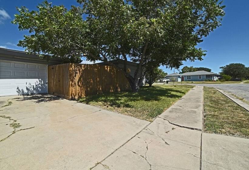 Corpus Christi Home W/ Grill, 3 Blocks To Bay!